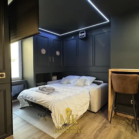 Le Minuit Cinema Prive, Coeur De Apartment